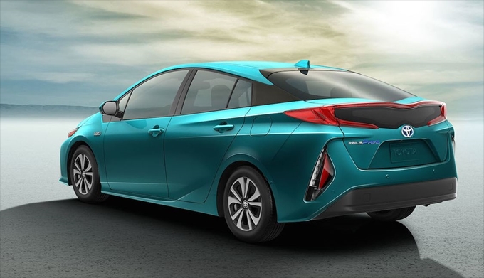 prius_phv.jpg